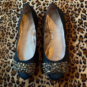 BCBGMaxAzria Black Flats with Gold Embellishments

BluRmClo#1